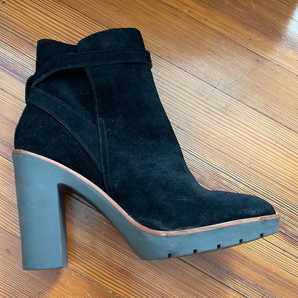 Kate Spade Black Velvet Ankle Booties.- Never Worn - Size 9.5 - Picture 9 of 10